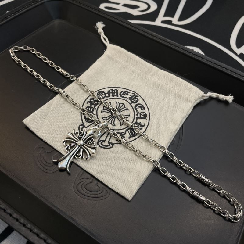 Ch*0me He**ts necklaces
